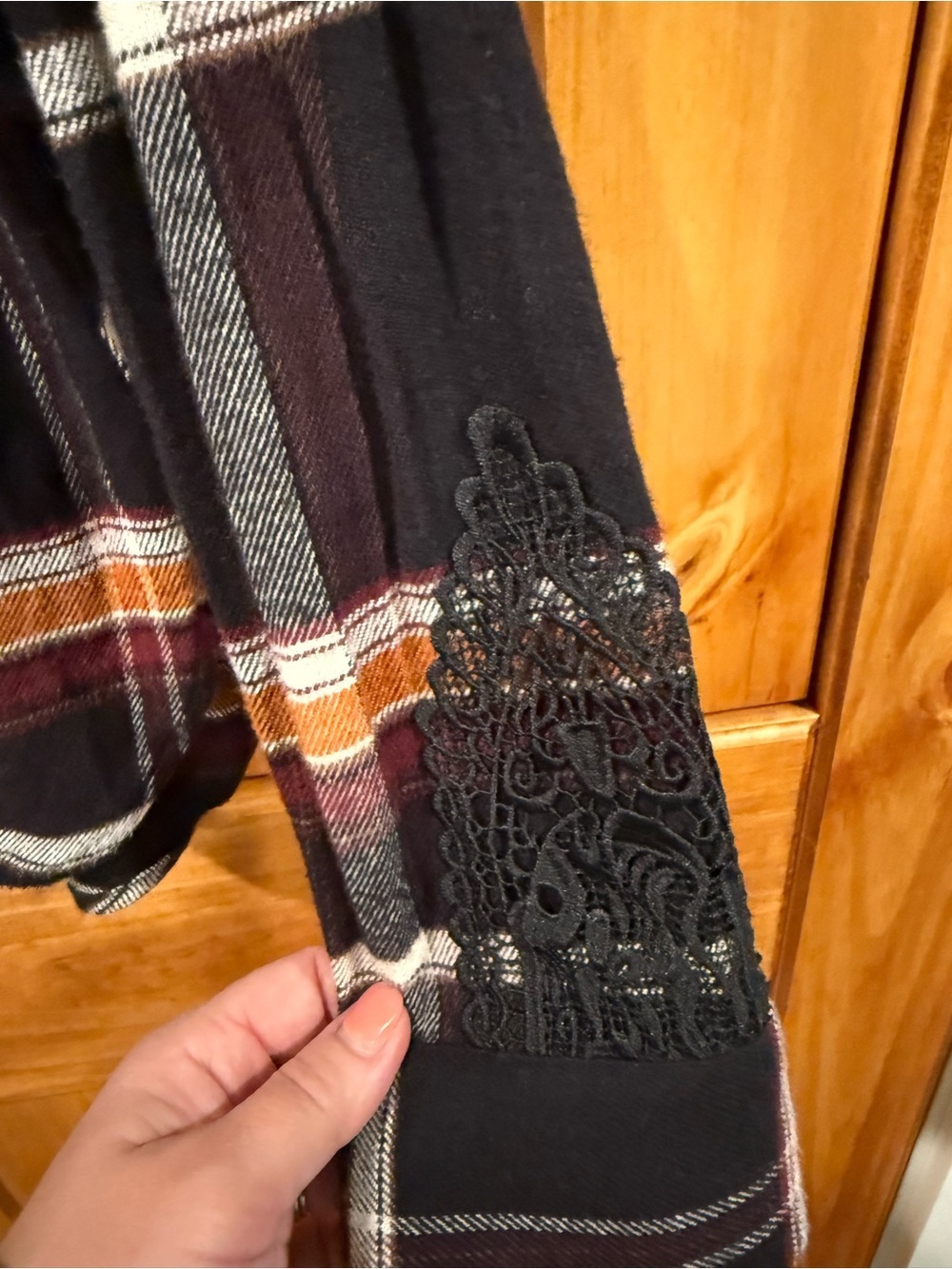 Shyanne Lace Flannel - Picture 2 of 5